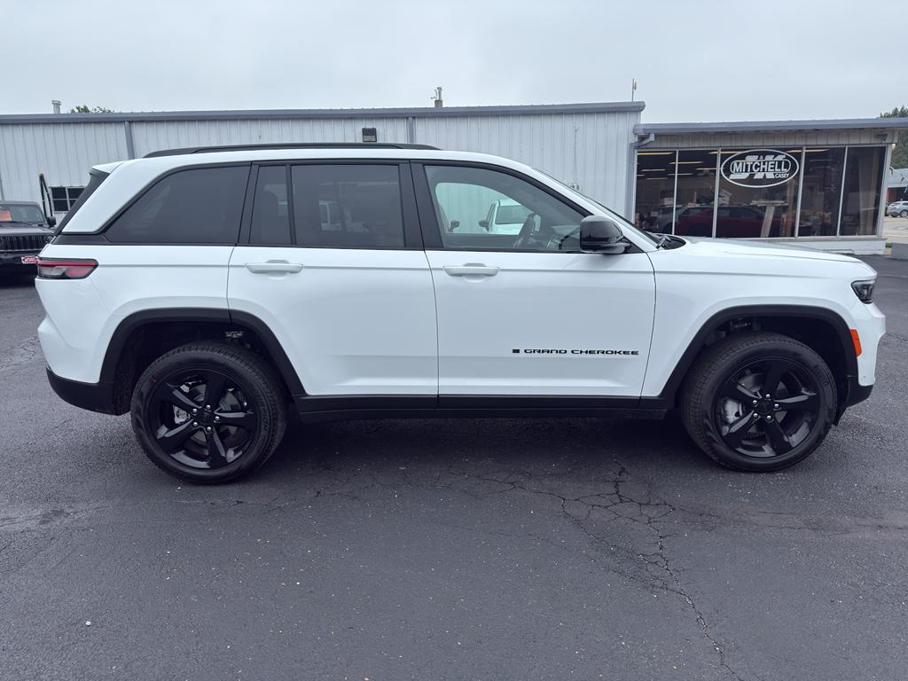 new 2025 Jeep Grand Cherokee car, priced at $55,060