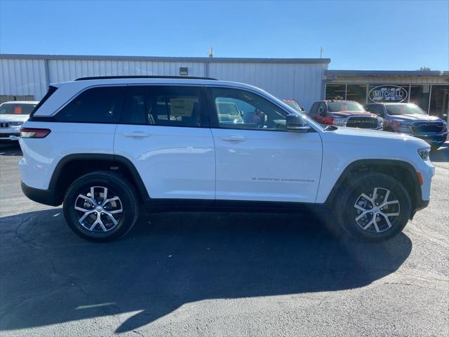 new 2025 Jeep Grand Cherokee car, priced at $46,700