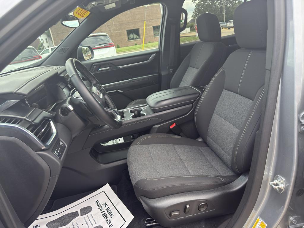 used 2025 GMC Acadia car, priced at $37,900