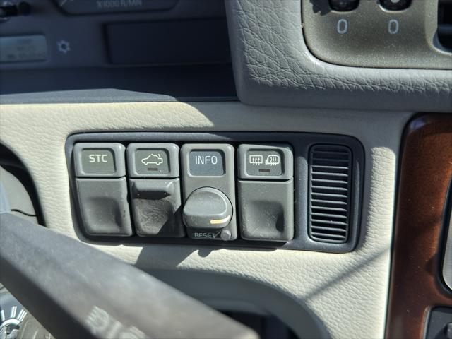 used 2004 Volvo C70 car, priced at $5,999