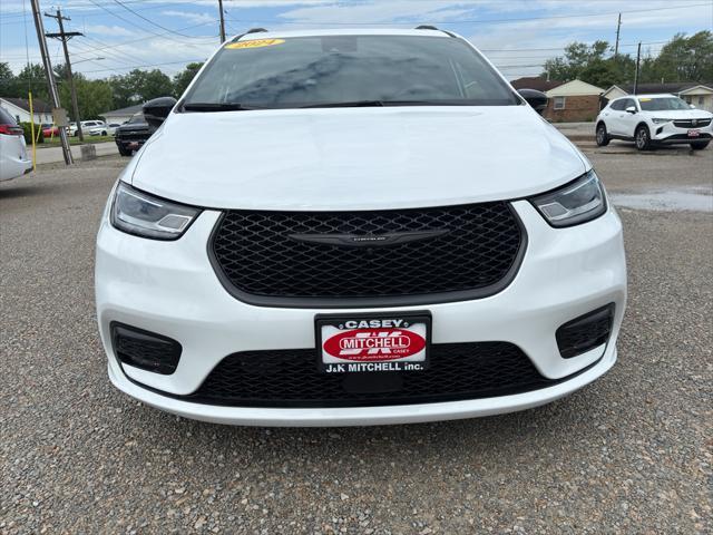 used 2024 Chrysler Pacifica Hybrid car, priced at $42,900