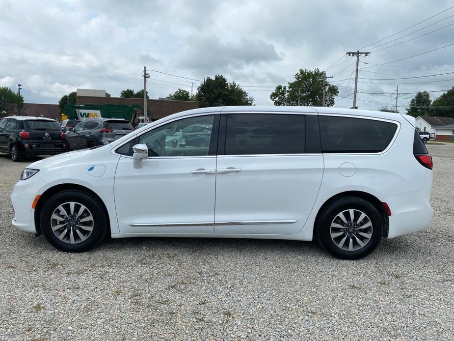 used 2022 Chrysler Pacifica Hybrid car, priced at $36,900