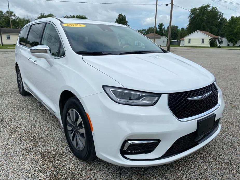 used 2022 Chrysler Pacifica Hybrid car, priced at $36,900