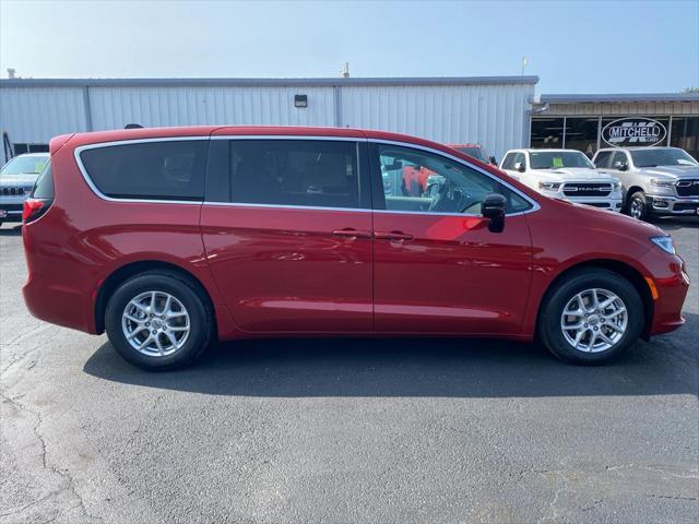 new 2024 Chrysler Pacifica car, priced at $43,995