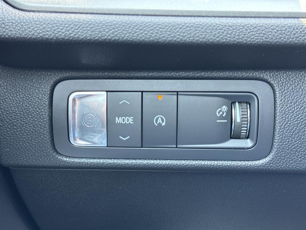 new 2025 Chevrolet Traverse car, priced at $42,195