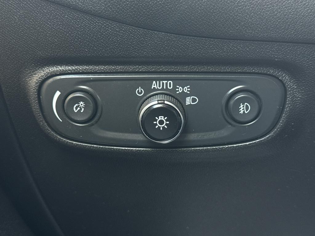 used 2021 Chevrolet Equinox car, priced at $21,900