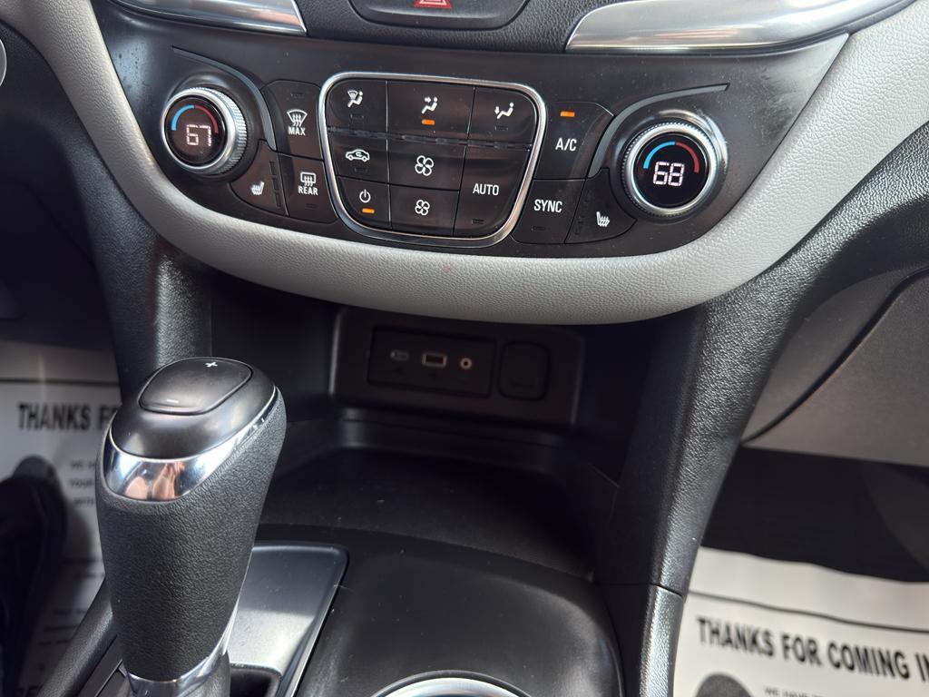 used 2021 Chevrolet Equinox car, priced at $21,900