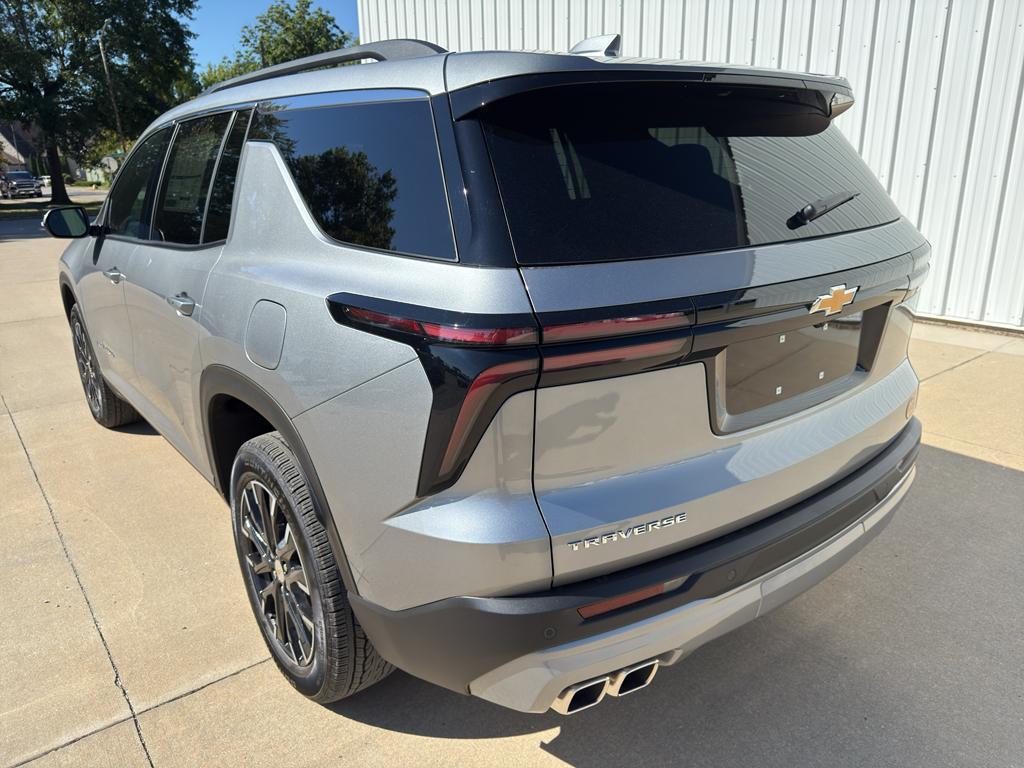 new 2026 Chevrolet Traverse car, priced at $46,620