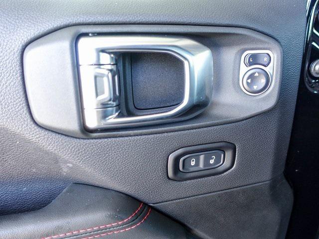 new 2025 Jeep Wrangler car, priced at $57,274