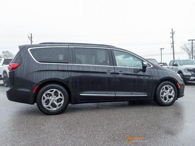 used 2023 Chrysler Pacifica car, priced at $30,986