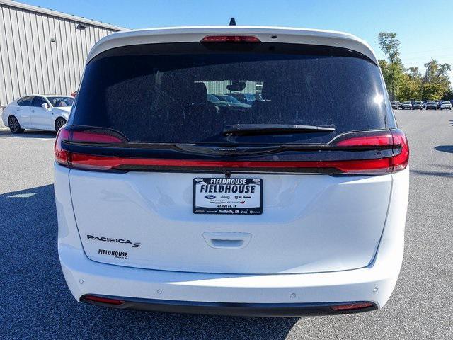 new 2026 Chrysler Pacifica car, priced at $41,748