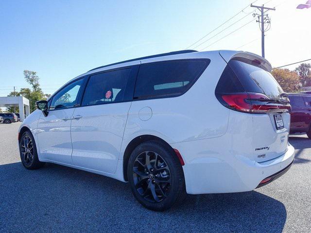 new 2026 Chrysler Pacifica car, priced at $41,748