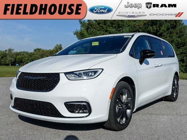 new 2026 Chrysler Pacifica car, priced at $43,758