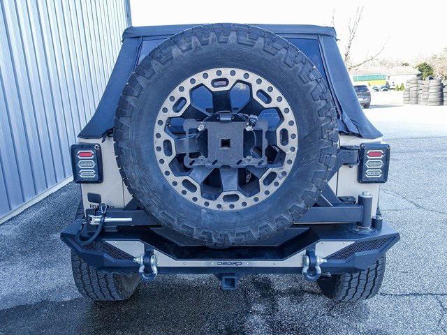 used 2016 Jeep Wrangler Unlimited car, priced at $18,592