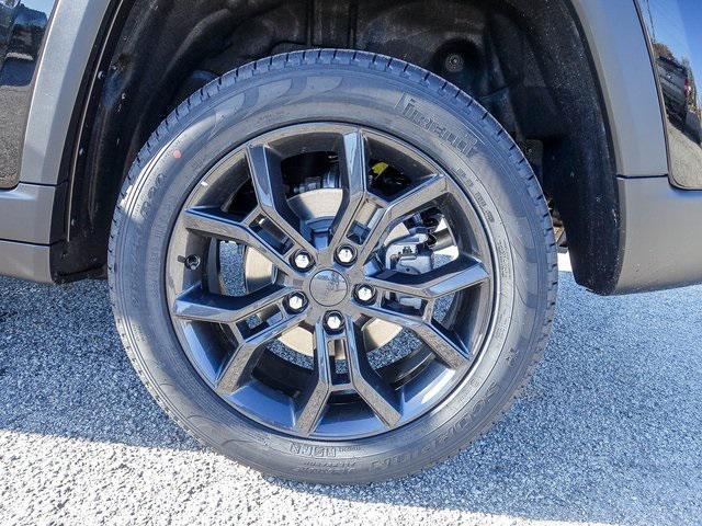 new 2025 Jeep Grand Cherokee car, priced at $48,681