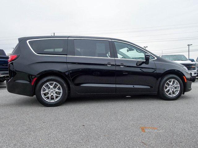 used 2024 Chrysler Pacifica car, priced at $35,603