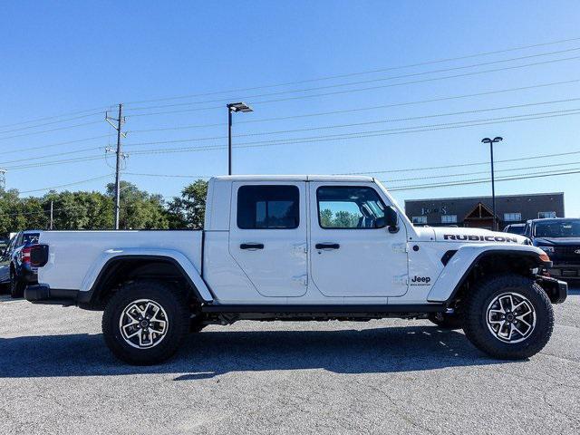 new 2025 Jeep Gladiator car, priced at $53,636