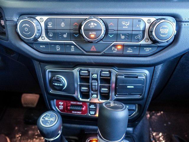 new 2025 Jeep Gladiator car, priced at $53,636