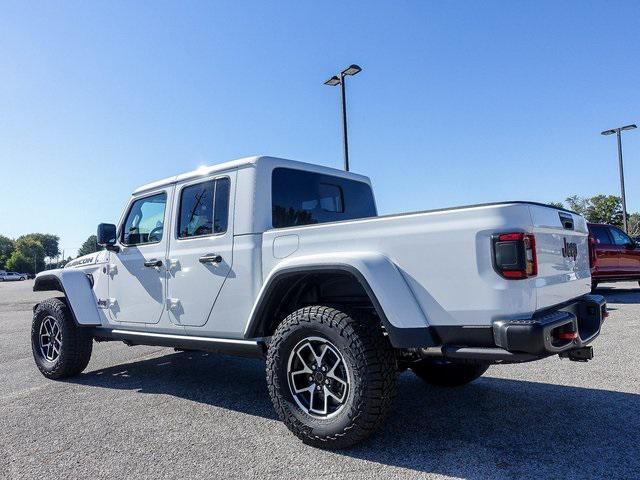 new 2025 Jeep Gladiator car, priced at $53,636