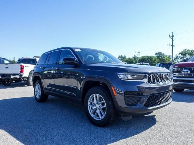 new 2024 Jeep Grand Cherokee car, priced at $36,495