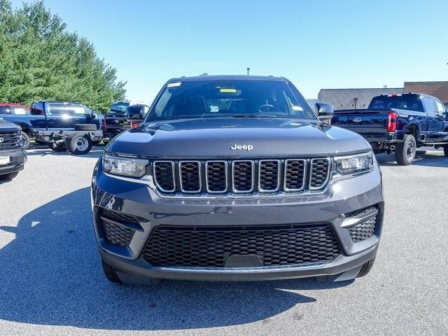 new 2024 Jeep Grand Cherokee car, priced at $36,495