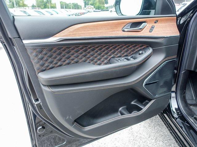 new 2025 Jeep Grand Cherokee L car, priced at $61,644