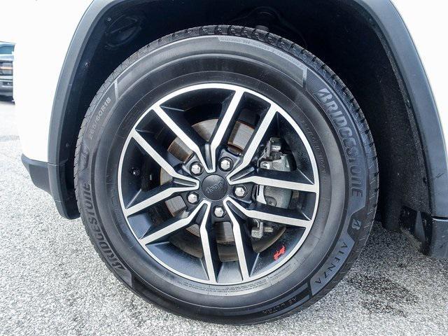 used 2020 Jeep Grand Cherokee car, priced at $21,986