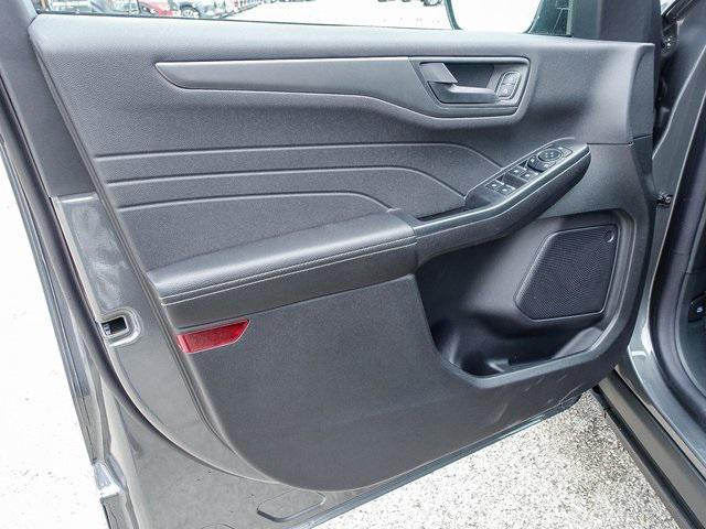 new 2025 Ford Escape car, priced at $29,518