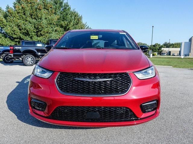 new 2026 Chrysler Pacifica car, priced at $41,439