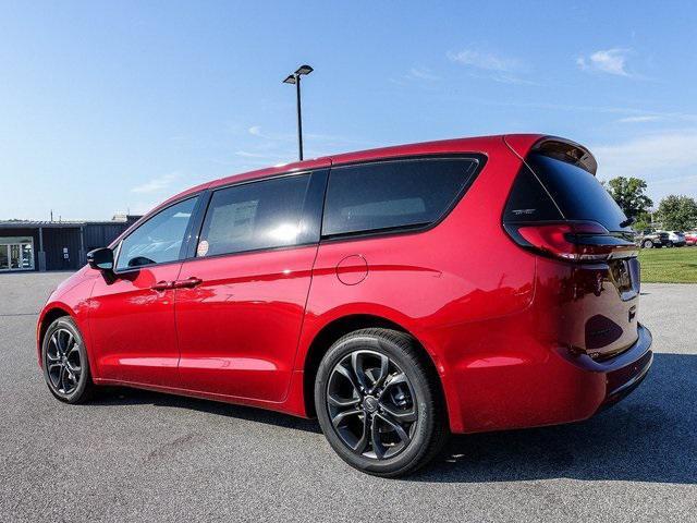 new 2026 Chrysler Pacifica car, priced at $41,439