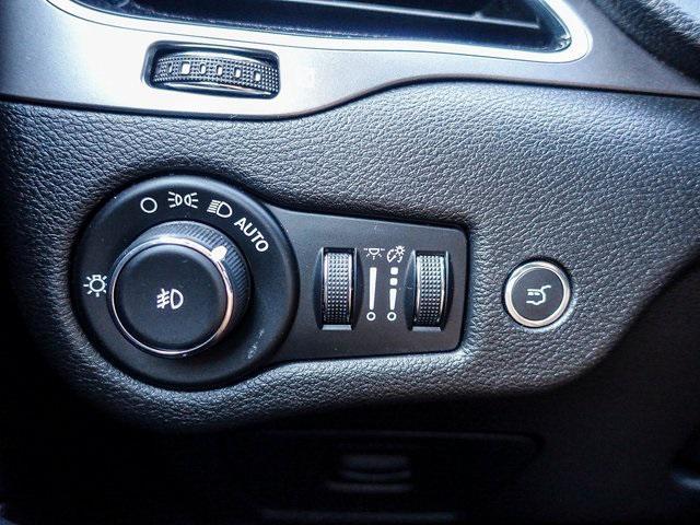 used 2020 Jeep Cherokee car, priced at $16,489