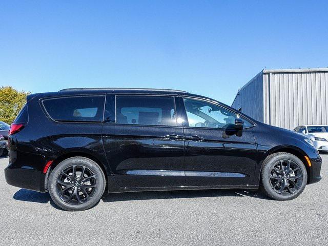new 2026 Chrysler Pacifica car, priced at $41,748
