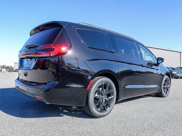 new 2026 Chrysler Pacifica car, priced at $41,748
