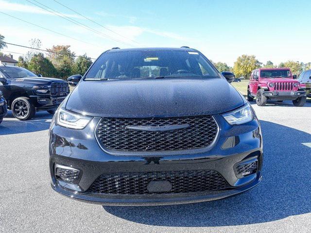 new 2026 Chrysler Pacifica car, priced at $41,748