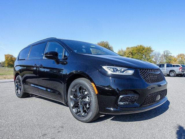 new 2026 Chrysler Pacifica car, priced at $41,748