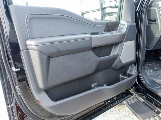 new 2025 Ford F-250 car, priced at $72,684
