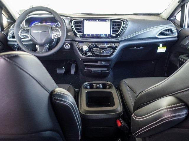 new 2026 Chrysler Pacifica car, priced at $39,467
