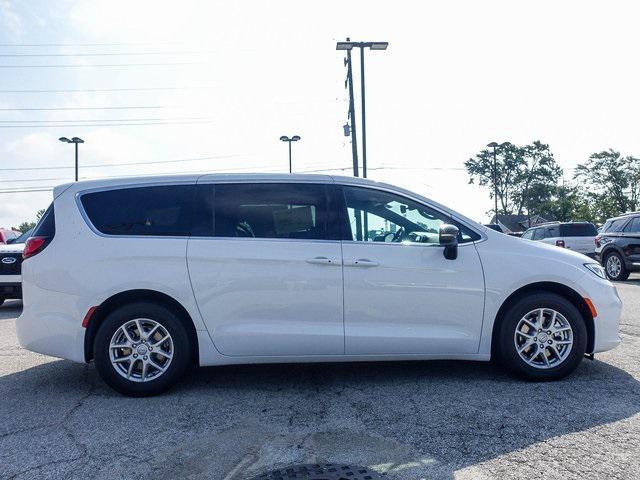 new 2026 Chrysler Pacifica car, priced at $39,467