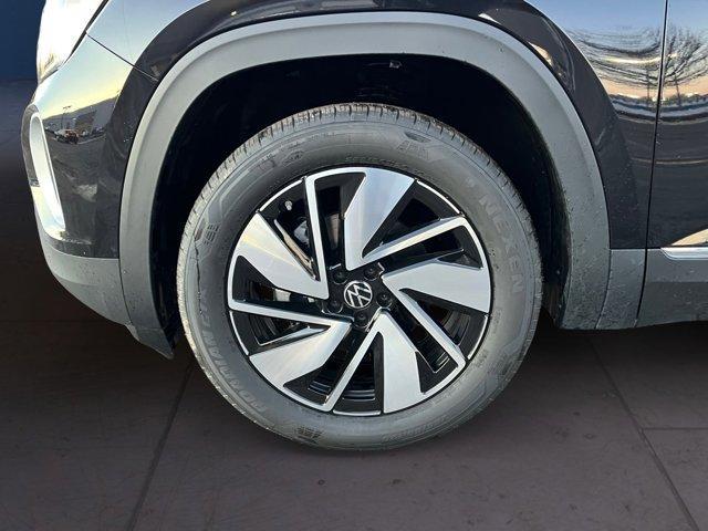 new 2025 Volkswagen Atlas car, priced at $50,851