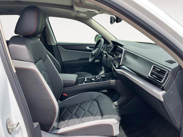 new 2025 Volkswagen Atlas car, priced at $49,306