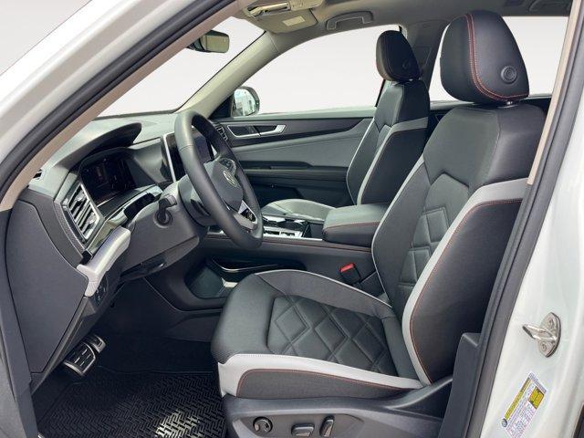 new 2025 Volkswagen Atlas car, priced at $49,306