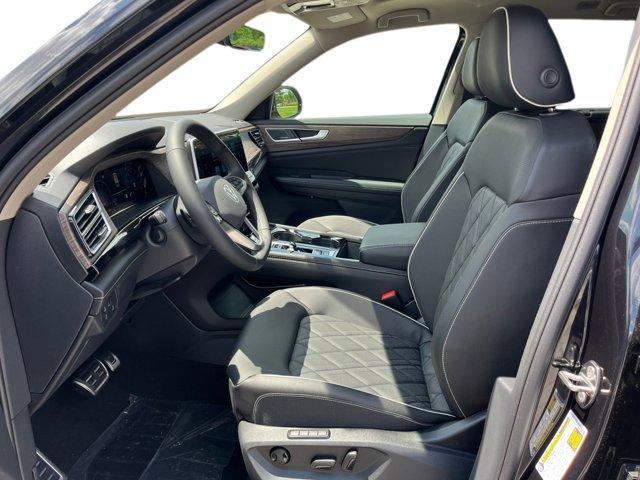 new 2025 Volkswagen Atlas car, priced at $55,856