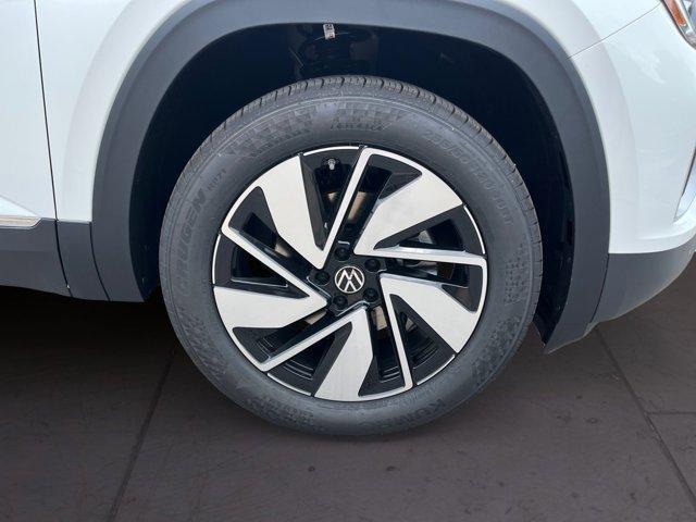 new 2025 Volkswagen Atlas car, priced at $51,306