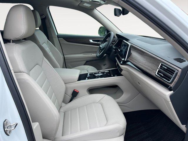 new 2025 Volkswagen Atlas car, priced at $51,306