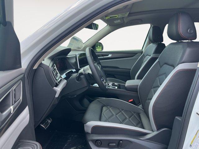 new 2025 Volkswagen Atlas car, priced at $50,001