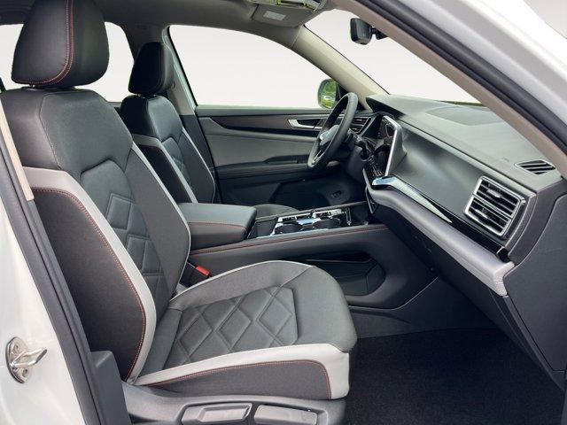 new 2025 Volkswagen Atlas car, priced at $49,306