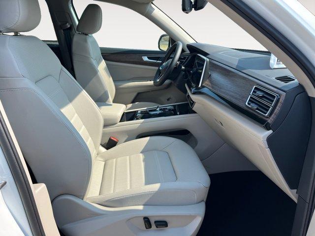 new 2025 Volkswagen Atlas car, priced at $51,306