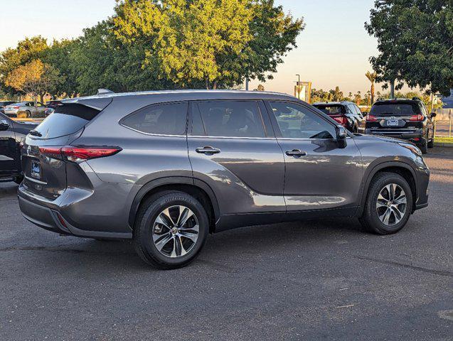 used 2021 Toyota Highlander car, priced at $28,999