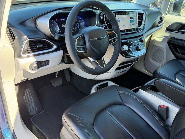 used 2023 Chrysler Pacifica car, priced at $25,999
