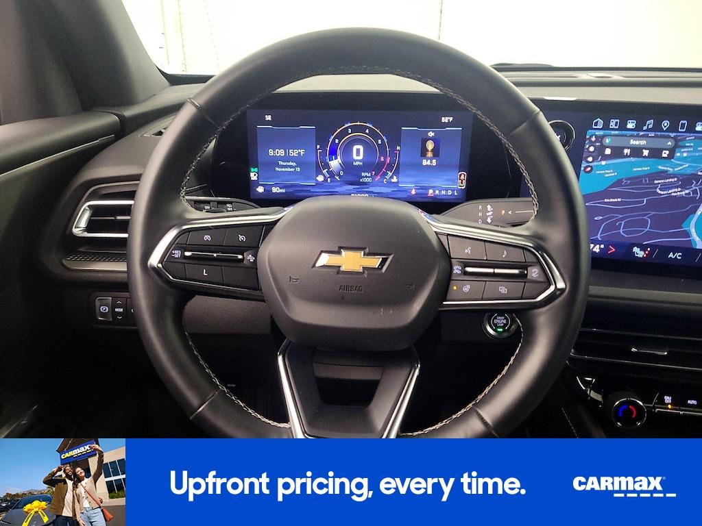 used 2025 Chevrolet Traverse car, priced at $38,998